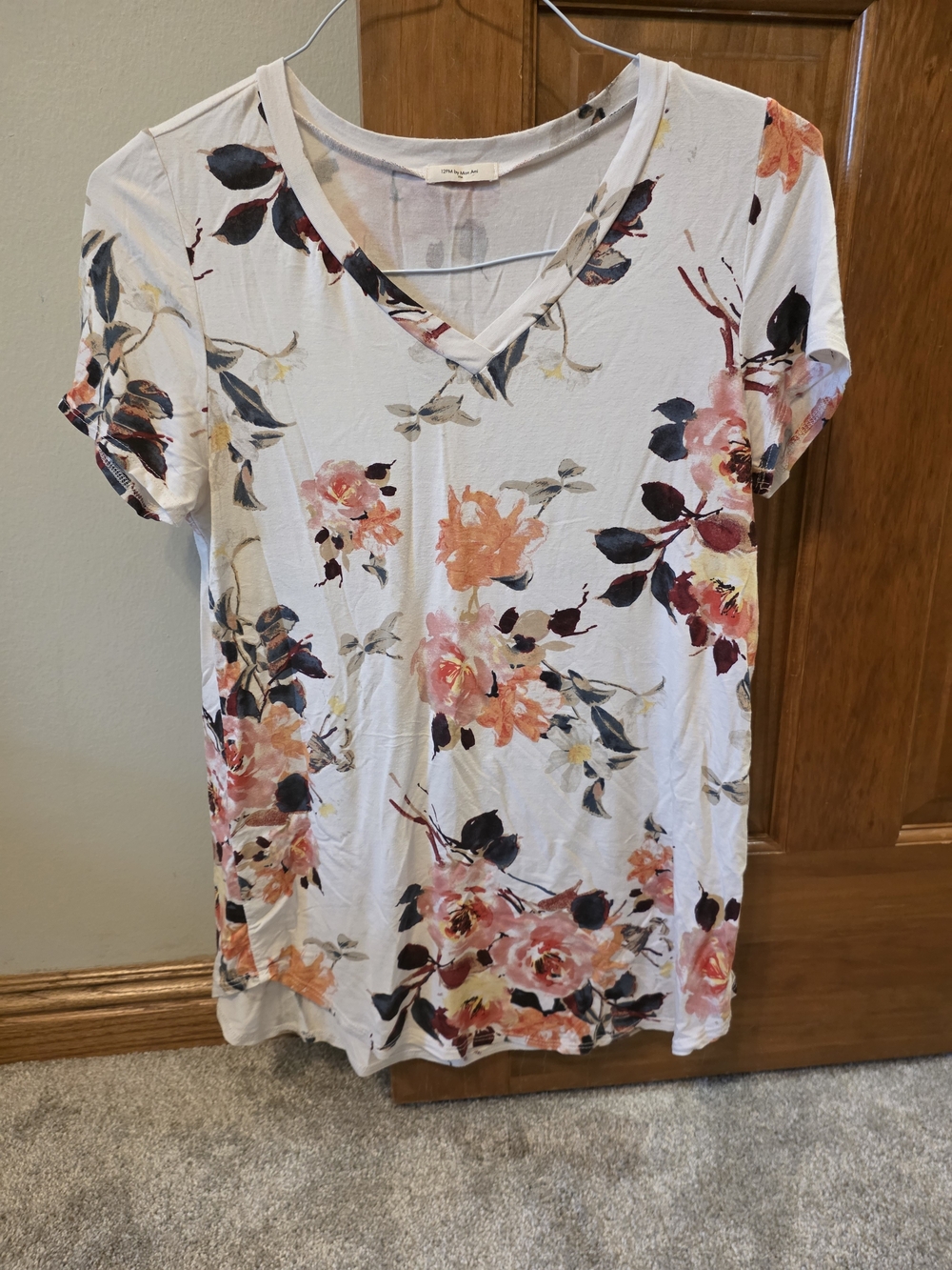 12 Pm By Mon Ami White V-Neck Short Sleeve Top with Peach Floral Print
